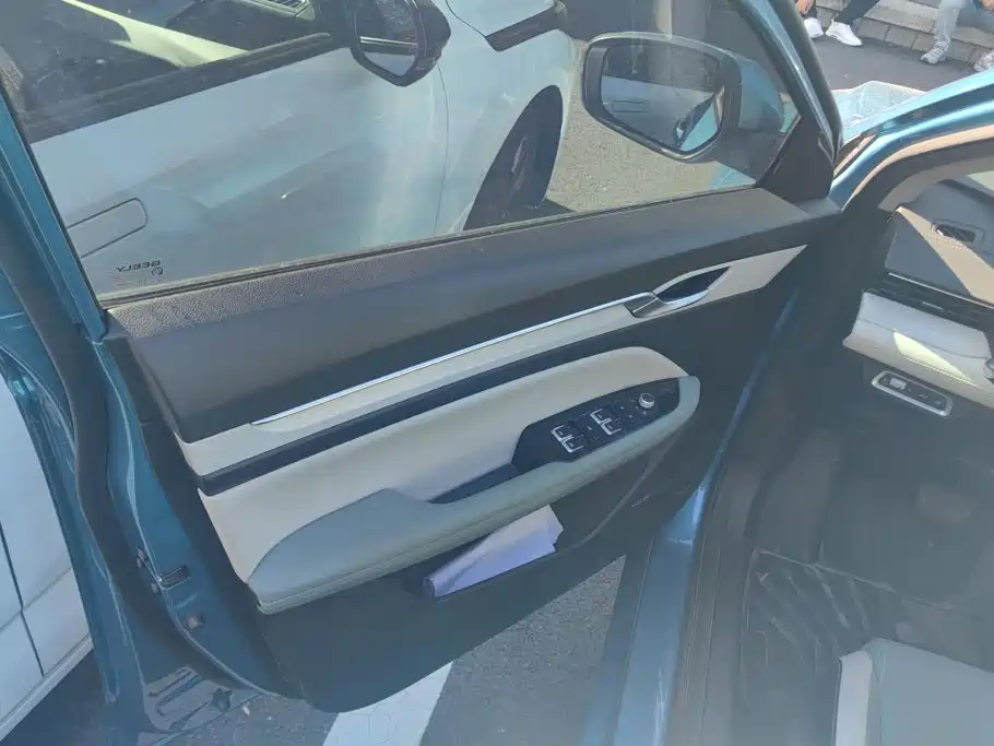 Geely L HiP — миниатюра 7