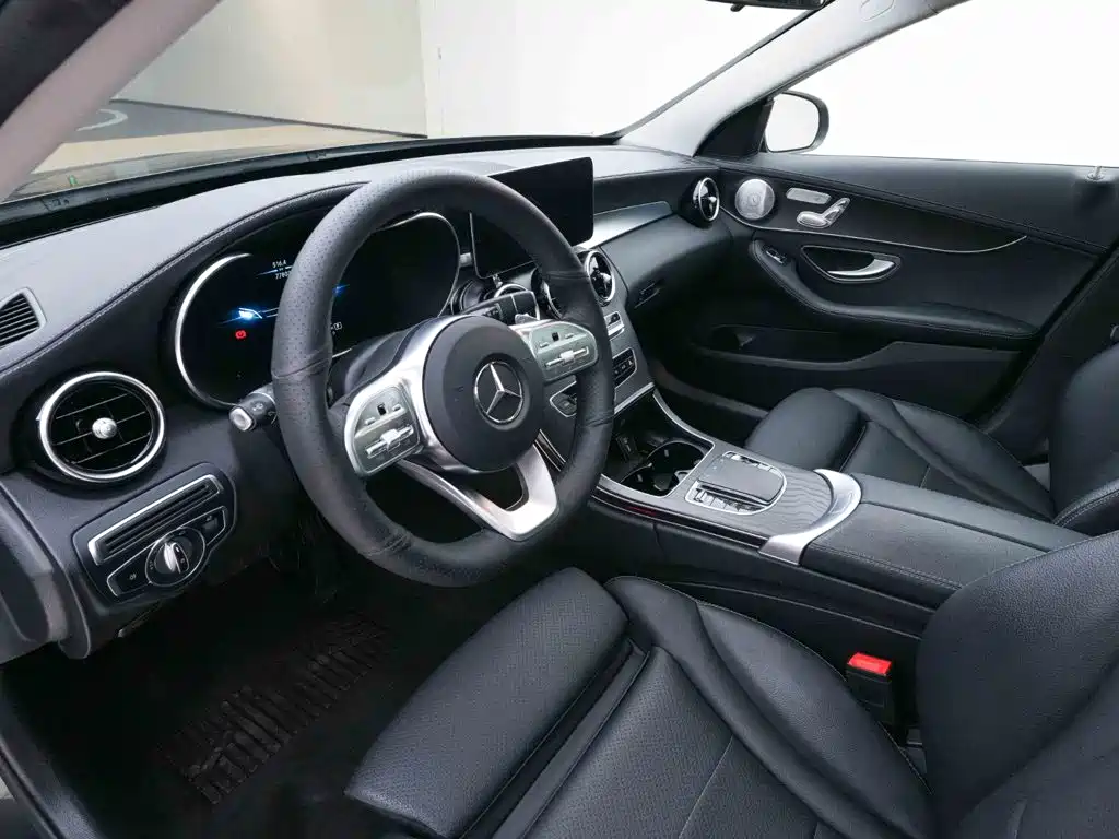 Mercedes-Benz C-Class — миниатюра 12