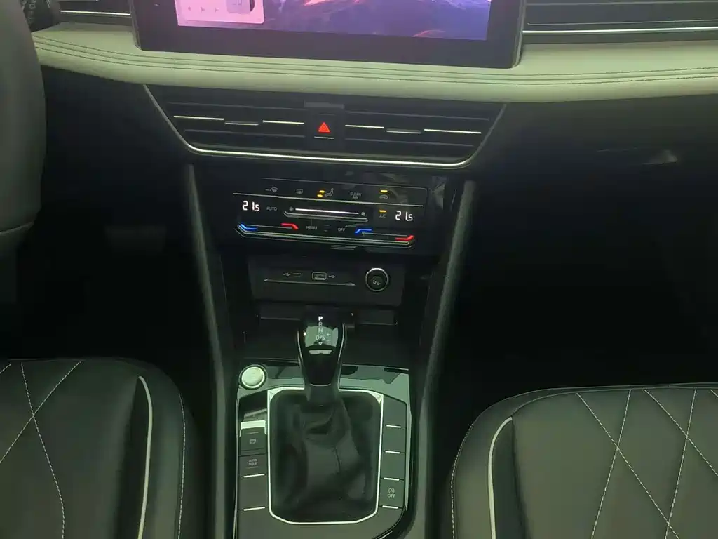 Volkswagen Tiguan L — миниатюра 7