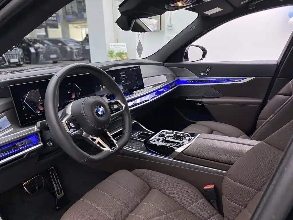 BMW 7 Series — миниатюра 25
