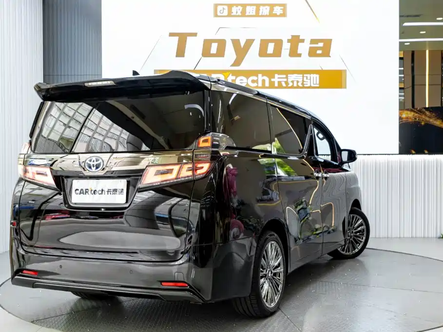 Toyota Vellfire — миниатюра 7