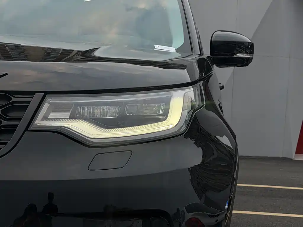 Land Rover Discovery — миниатюра 5