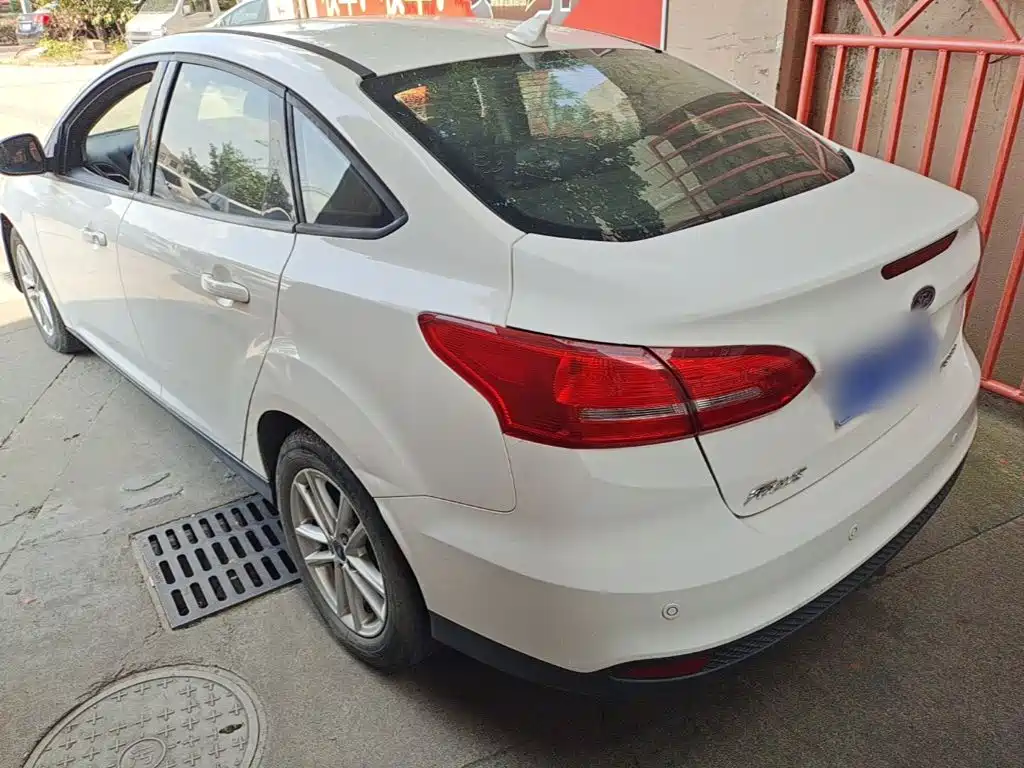 Ford Focus — миниатюра 5