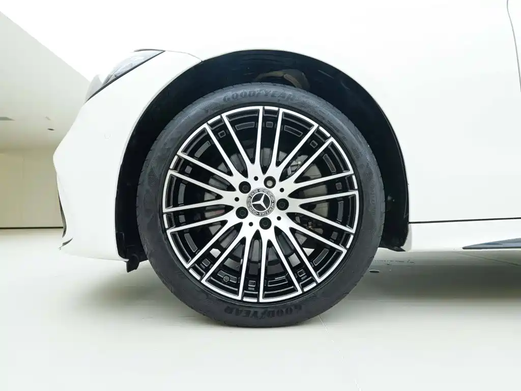 Mercedes-Benz C-Class — миниатюра 11