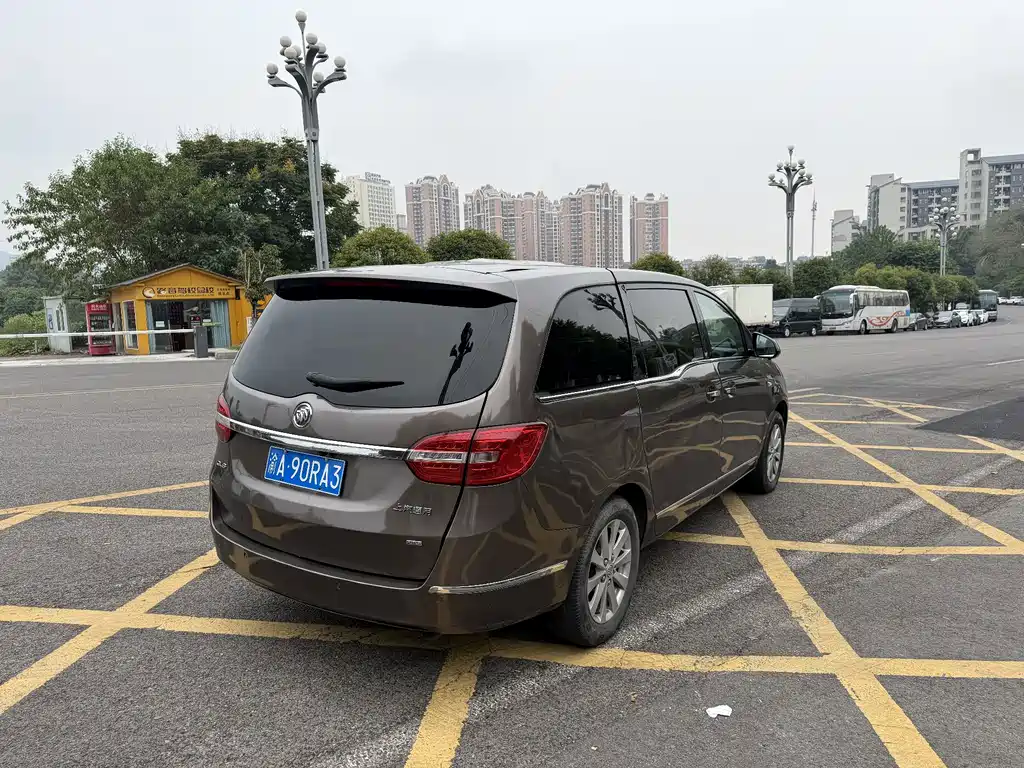 Buick GL8 — миниатюра 7
