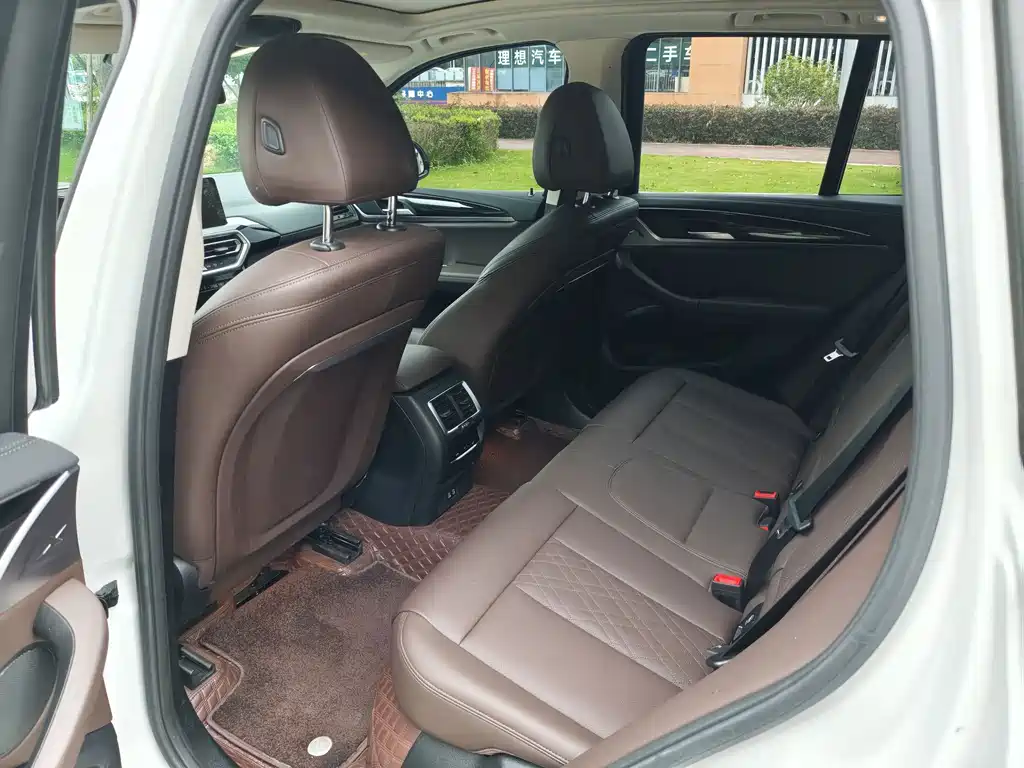 BMW iX3 — миниатюра 5