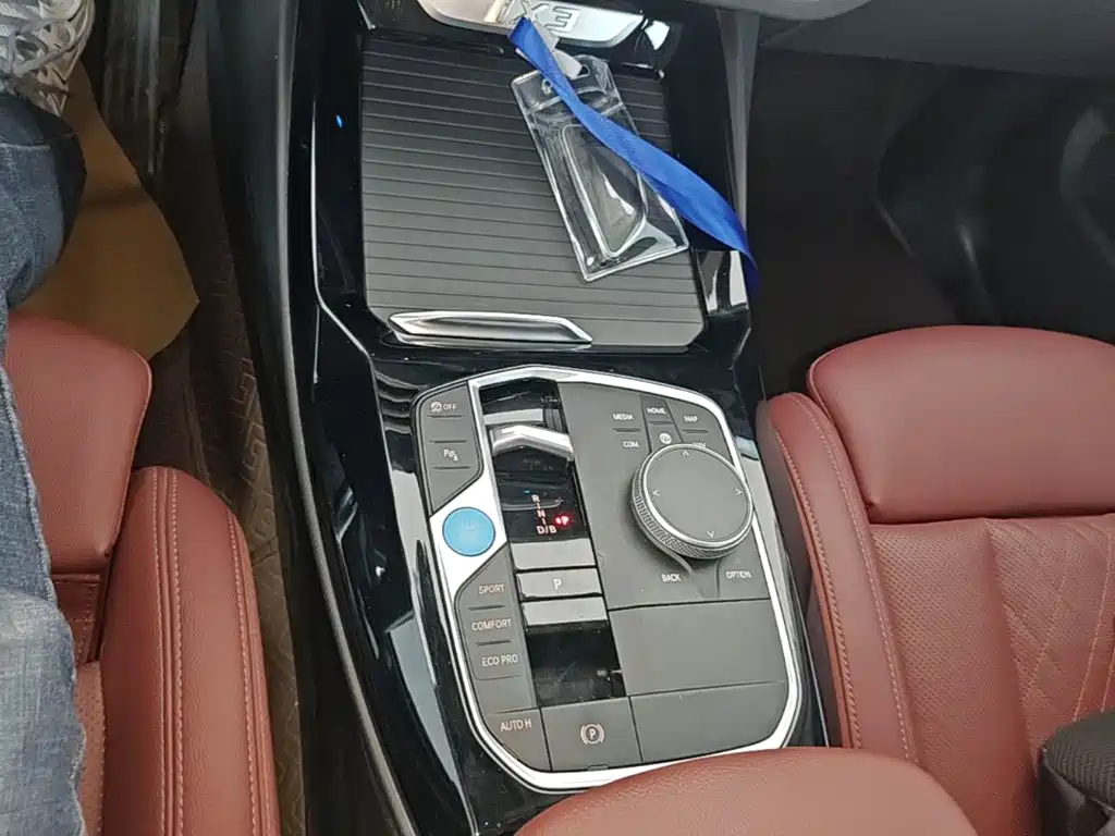 BMW iX3 — миниатюра 14