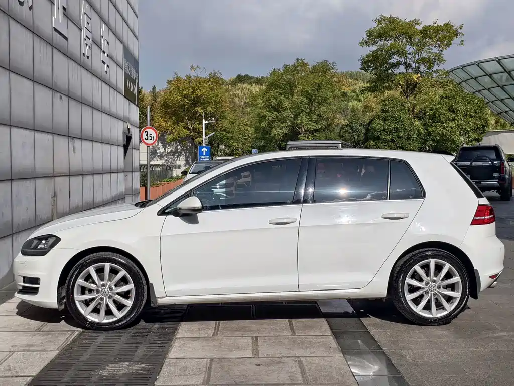 Volkswagen Golf — миниатюра 23