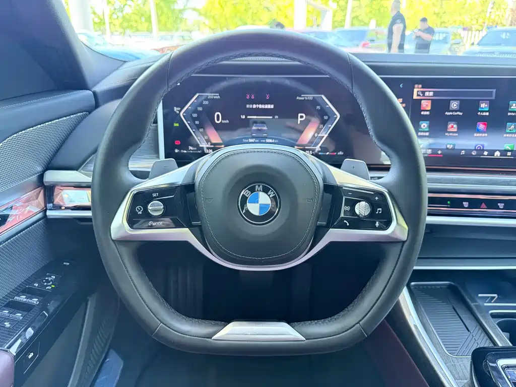 BMW 7 Series — миниатюра 12
