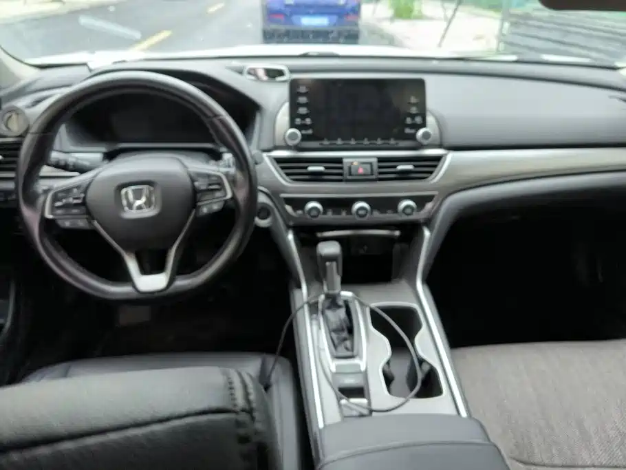 Honda Accord — миниатюра 12