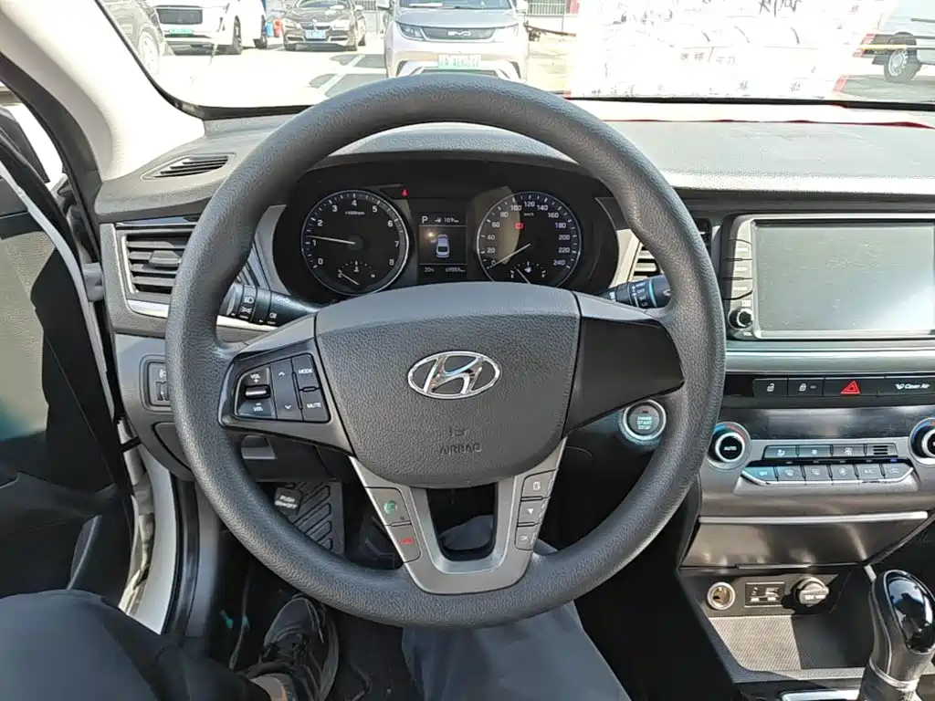 Hyundai Mistra — миниатюра 11