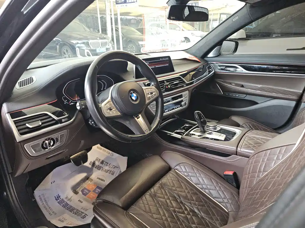 BMW 7 Series — миниатюра 4