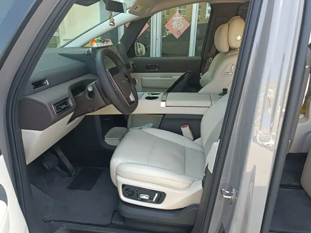 Li Auto Li MEGA — миниатюра 15