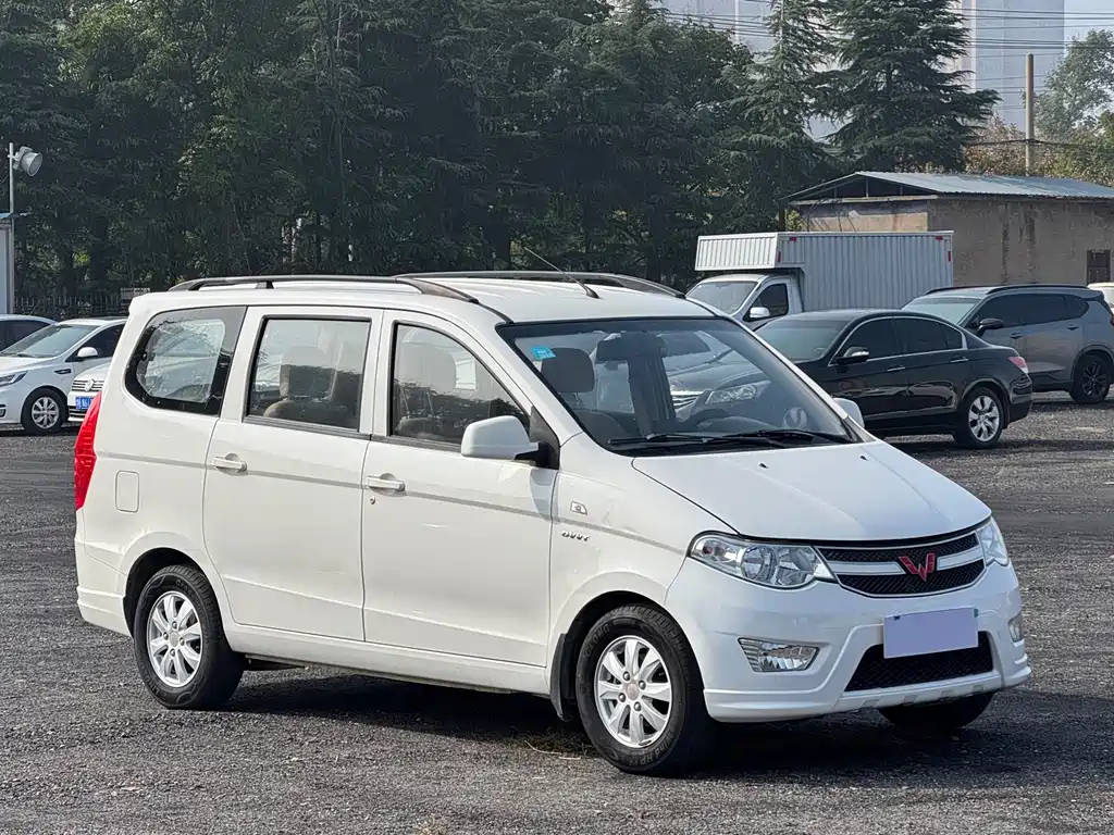 Wuling Hongguang — миниатюра 3