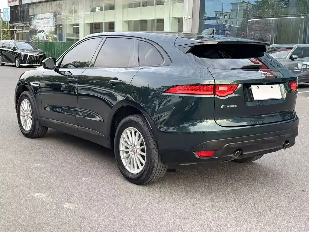 Jaguar F-PACE — миниатюра 12