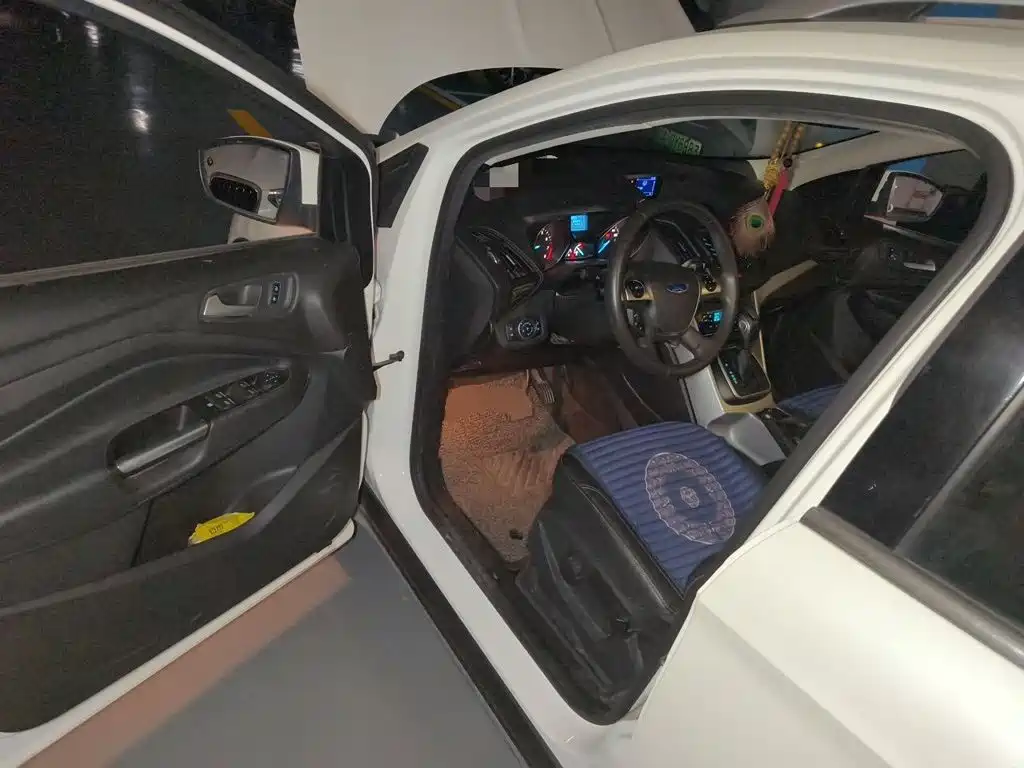 Ford Kuga — миниатюра 17