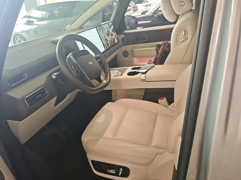 Li Auto Li MEGA — миниатюра 15