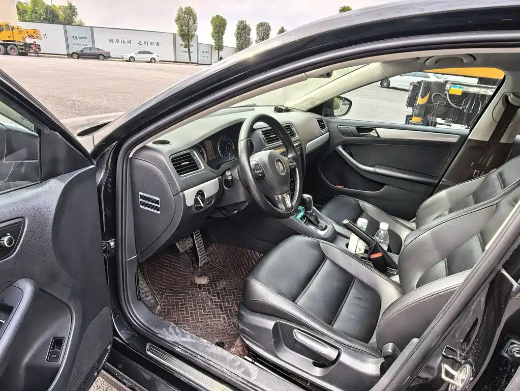 Volkswagen Sagitar — миниатюра 4