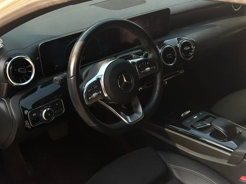 Mercedes-Benz A-Class — миниатюра 8