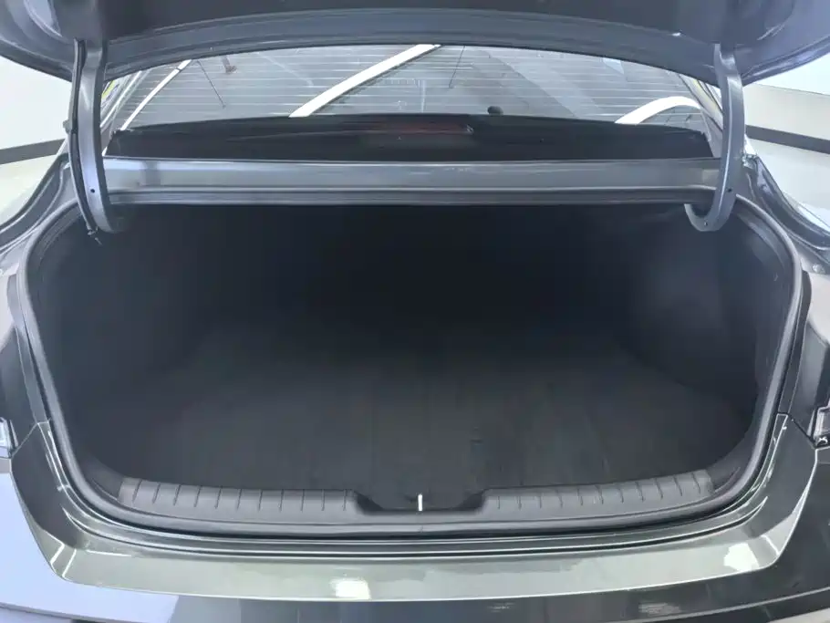 Hyundai Elantra — миниатюра 4