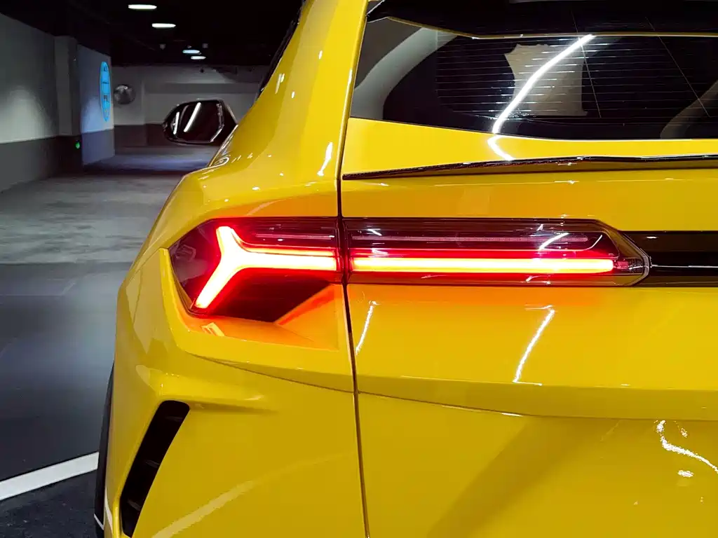Lamborghini Urus — миниатюра 21