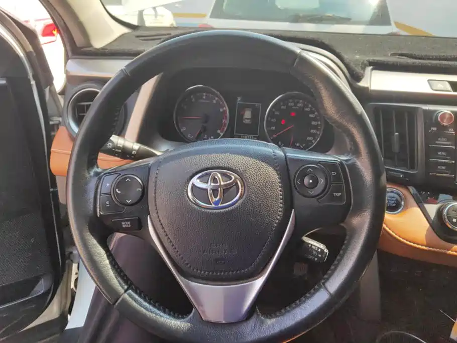 Toyota RAV4 — миниатюра 15
