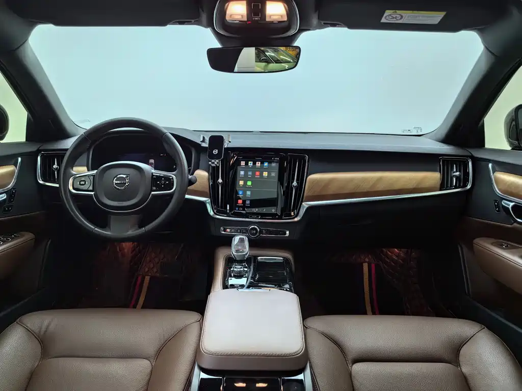 Volvo S90 PHEV — миниатюра 22