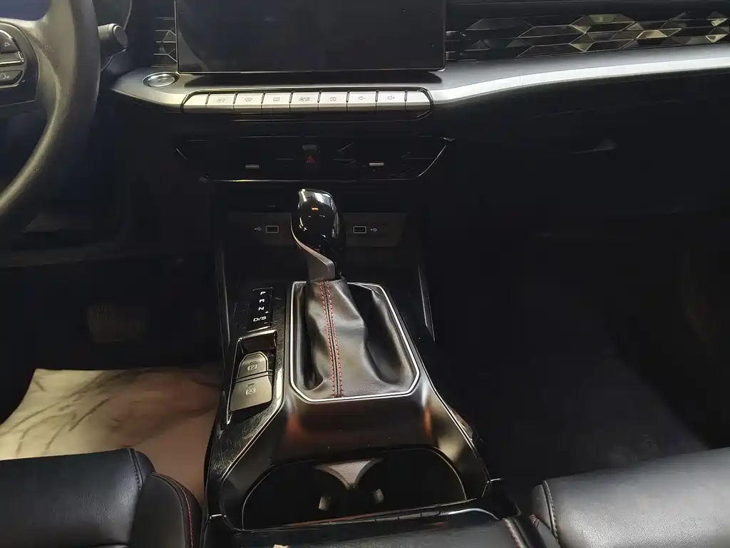 MG MG5 — миниатюра 10