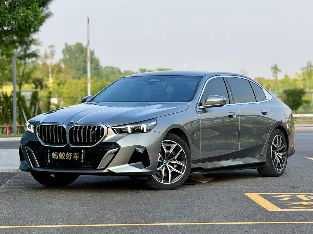 BMW i5 2024