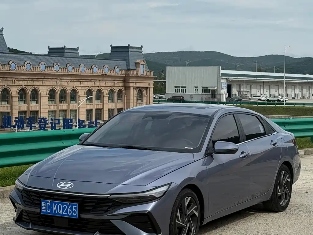 Hyundai Elantra — миниатюра 5