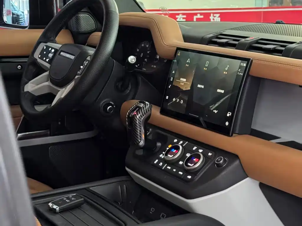 Land Rover Defender — миниатюра 6