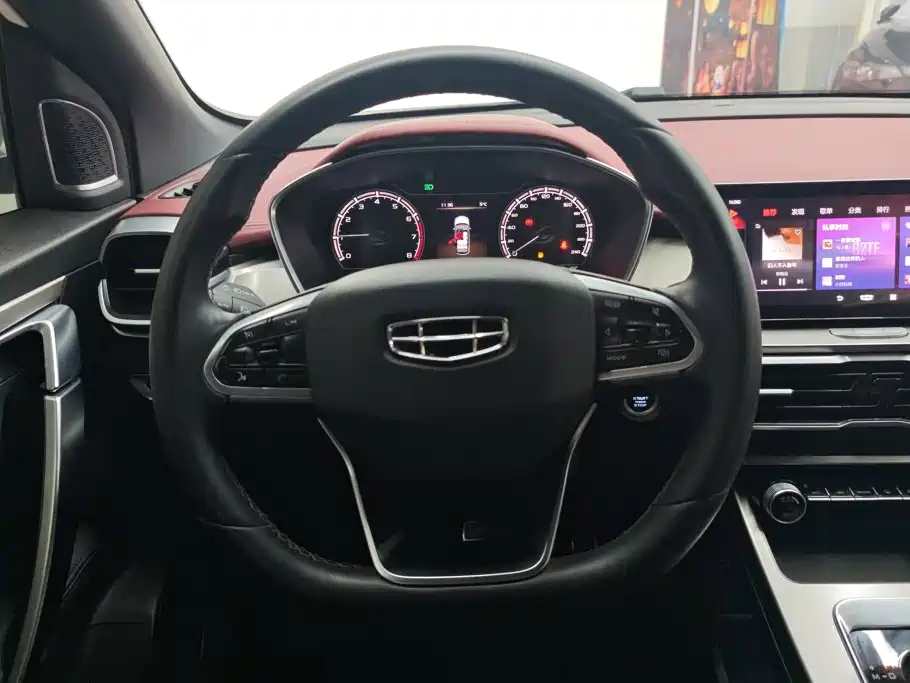 Geely Binyue — миниатюра 15