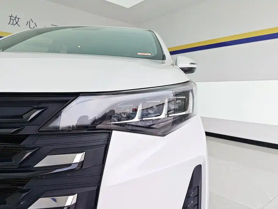 GAC Motor Trumpchi M6 — миниатюра 5