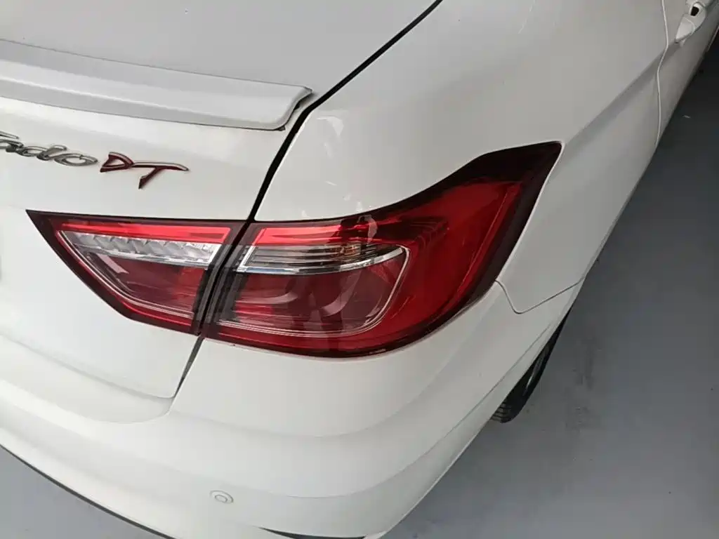 Changan Eado DT — миниатюра 8