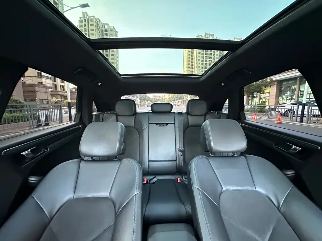 Porsche Macan — миниатюра 18