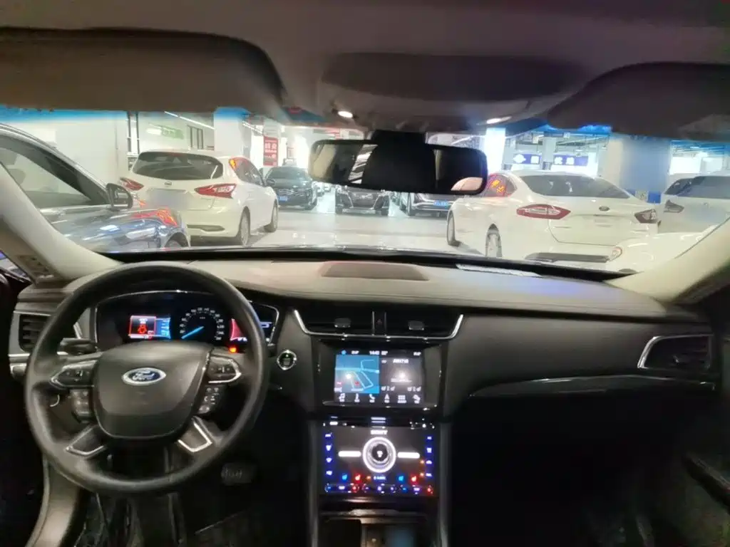 Ford Taurus — миниатюра 10