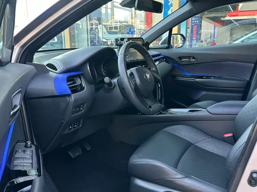 Toyota IZOA — миниатюра 5