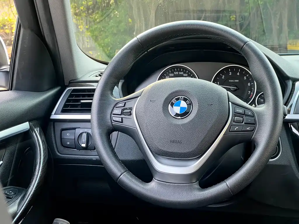 BMW 3 Series — миниатюра 15
