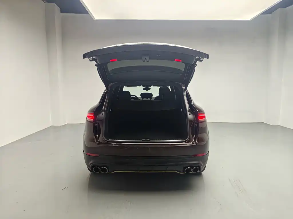 Porsche Cayenne — миниатюра 8