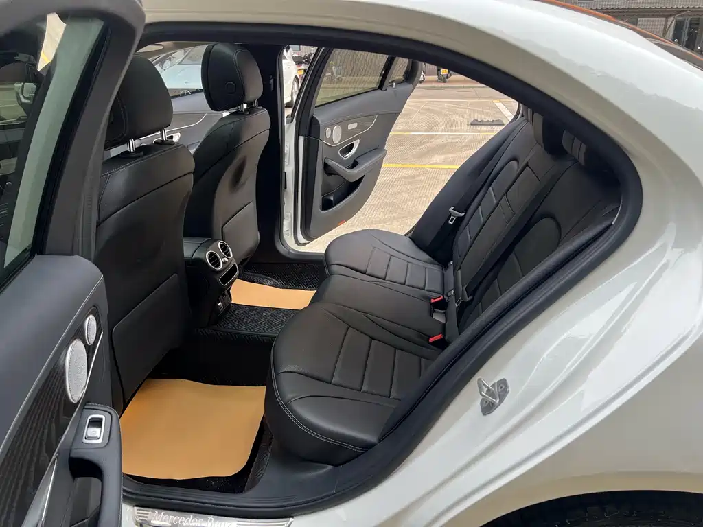Mercedes-Benz C-Class — миниатюра 7