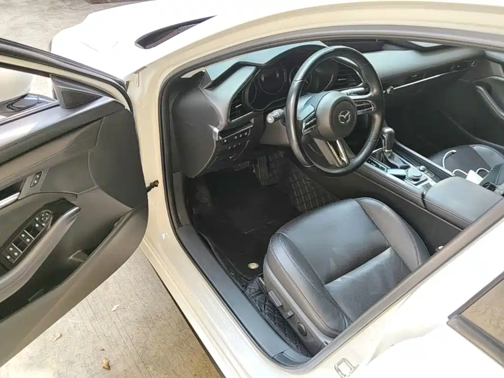 Mazda 3 Axela — миниатюра 16