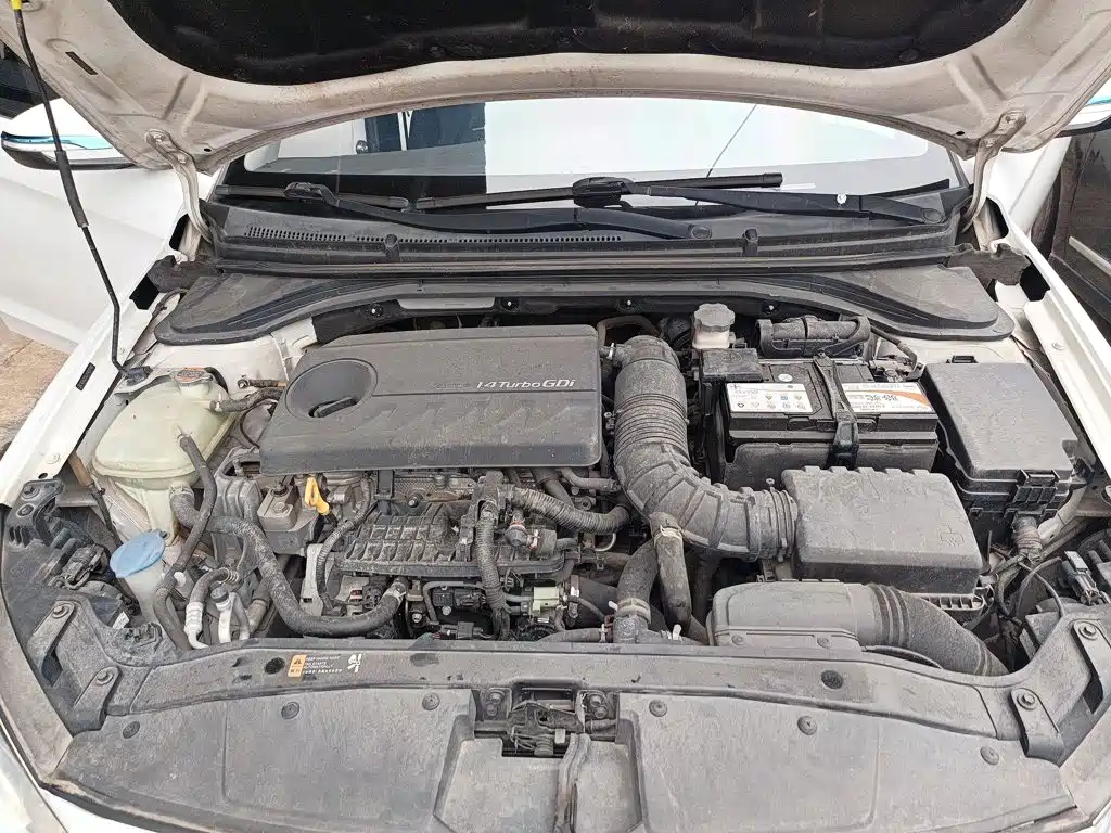 Hyundai Elantra — миниатюра 20