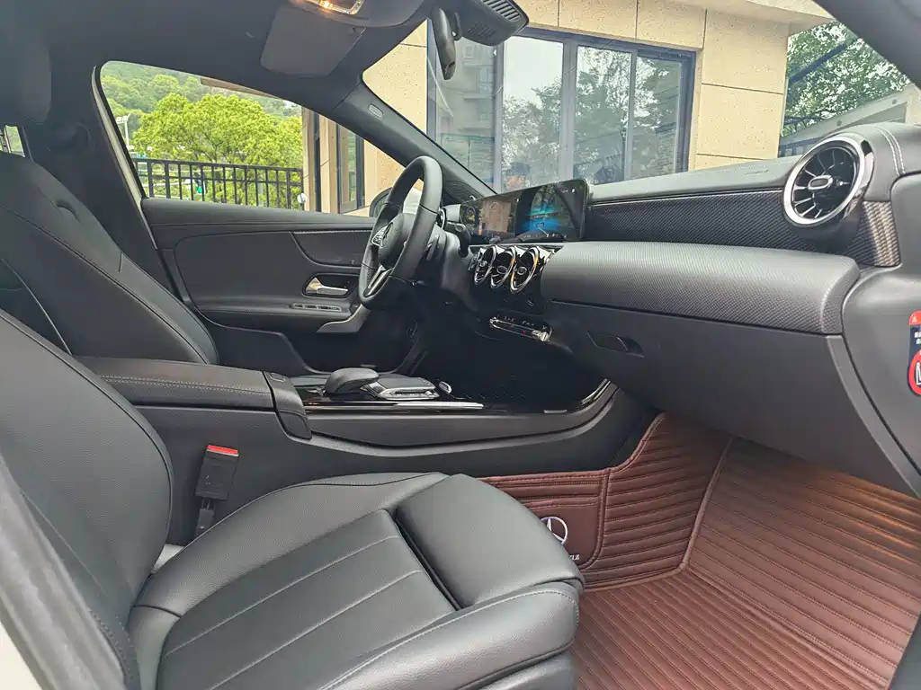 Mercedes-Benz A-Class — миниатюра 7