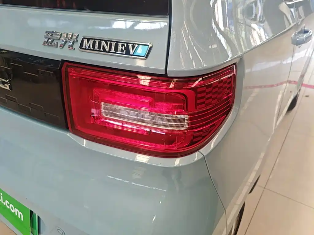 Wuling MINIEV — миниатюра 8