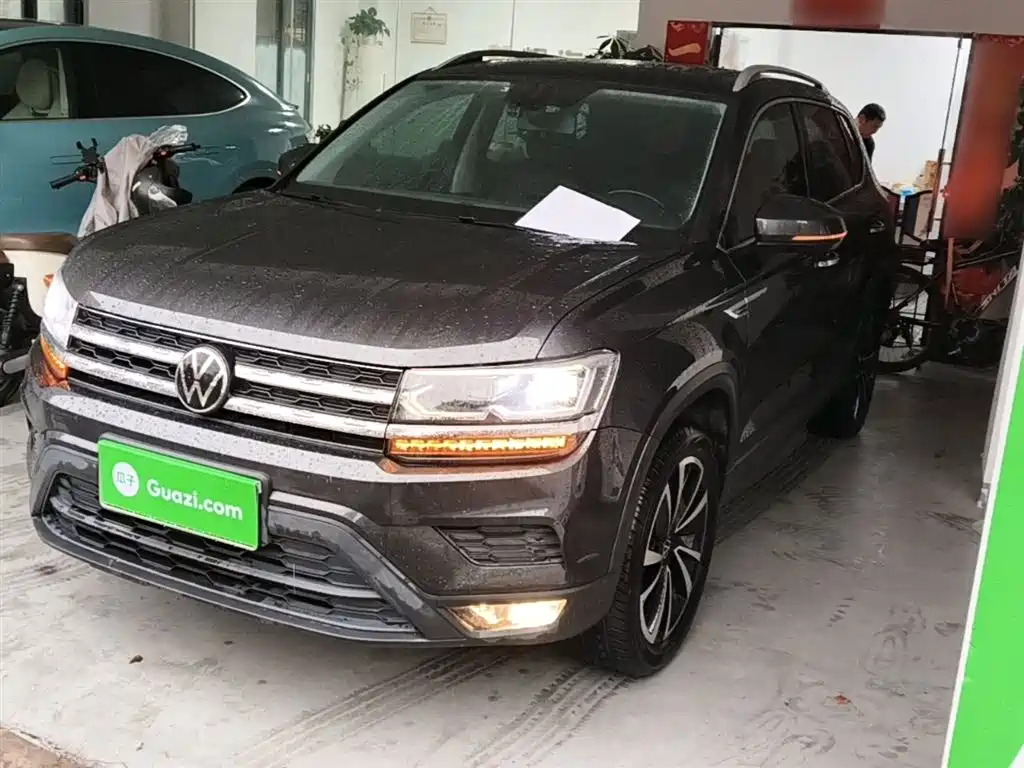 Volkswagen Tharu 2020