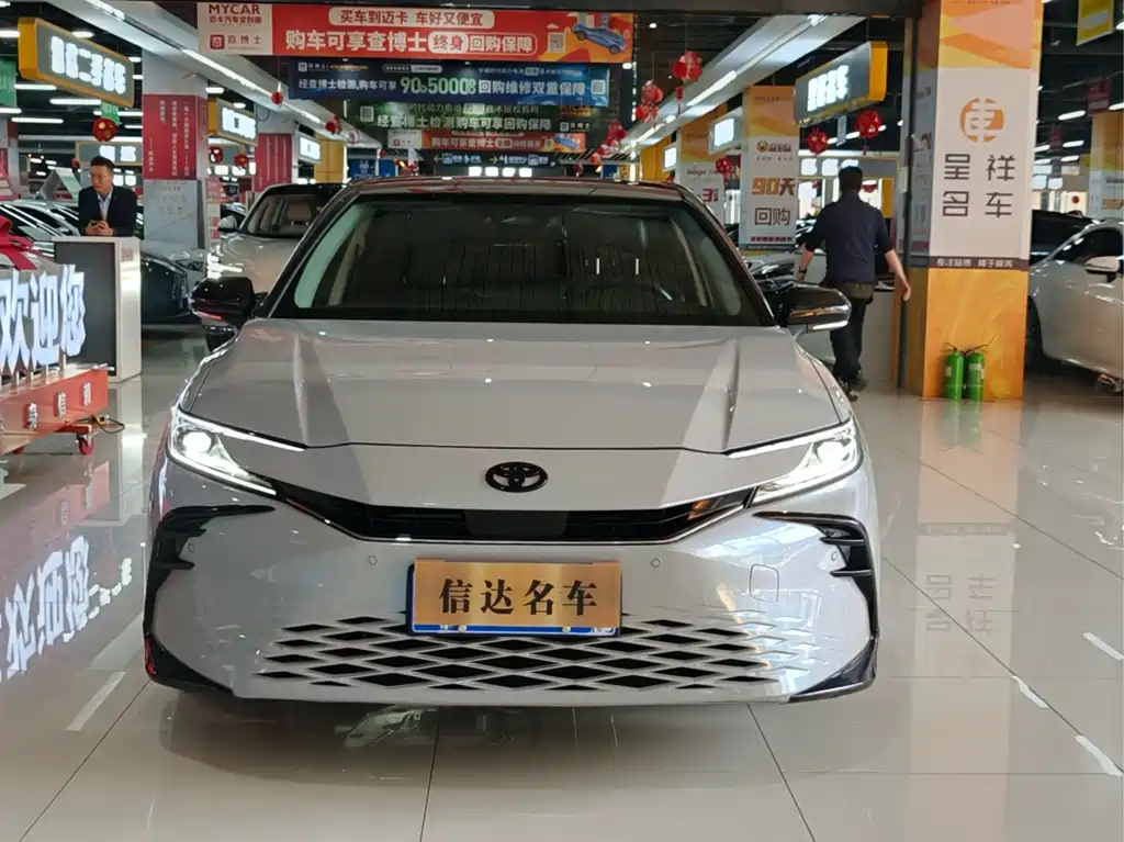 Toyota Camry 2024 2.0HG Luxury