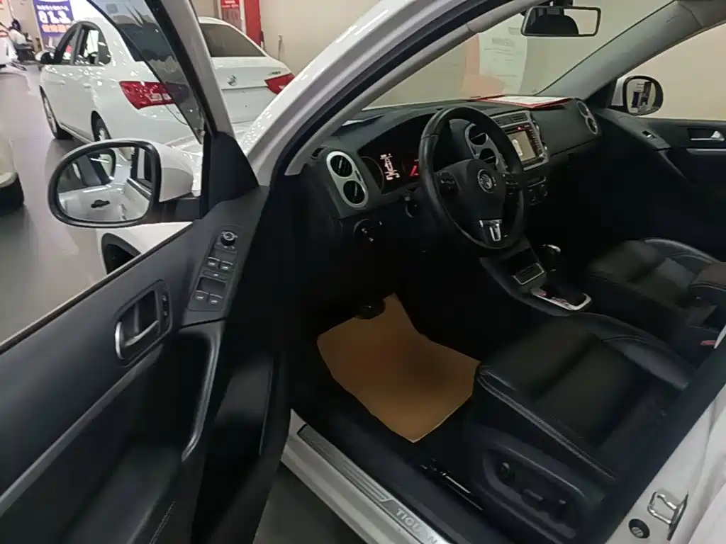 Volkswagen Tiguan — миниатюра 16