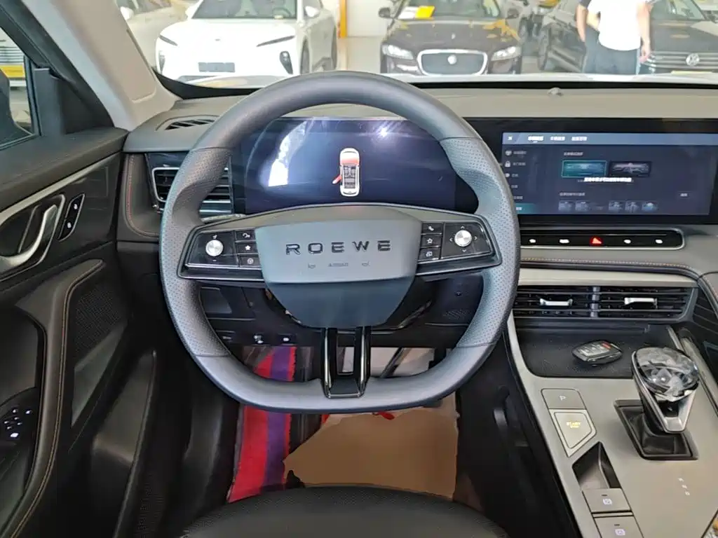 Roewe RX5 New Energy — миниатюра 11