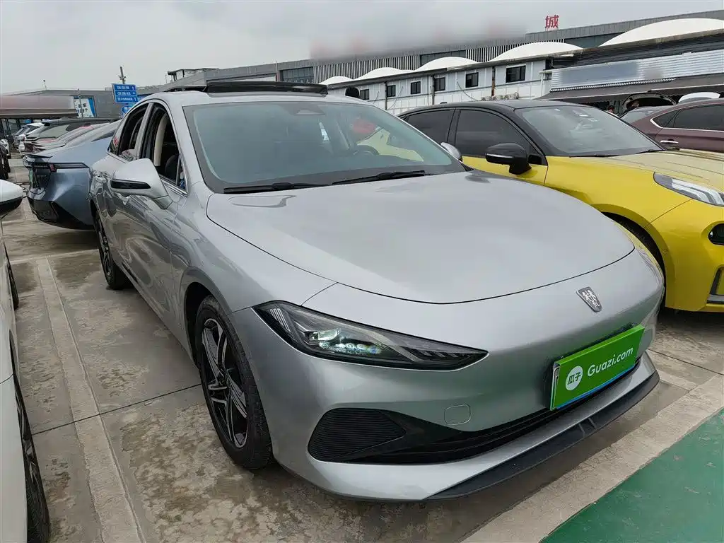 ROEWE D7