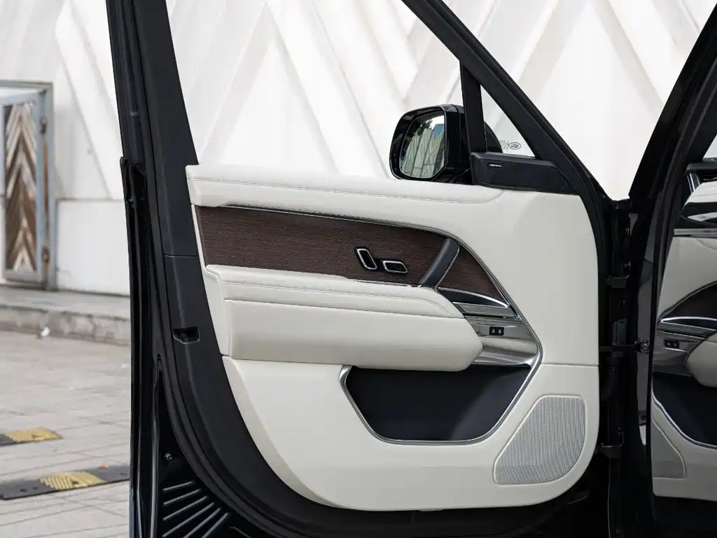Land Rover Range Rover — миниатюра 16